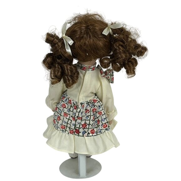 Vintage Cuddle Wit Collectible Memories Porcelain Doll 11" - Picture 4 of 8